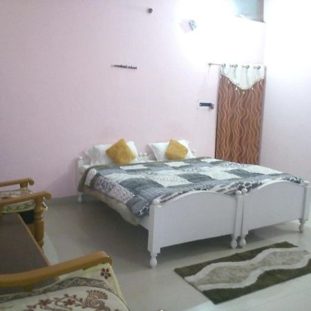 Hotel Shri Mahant Orchha 5 Mint Walking From Ram Raja Temple Buitenkant foto