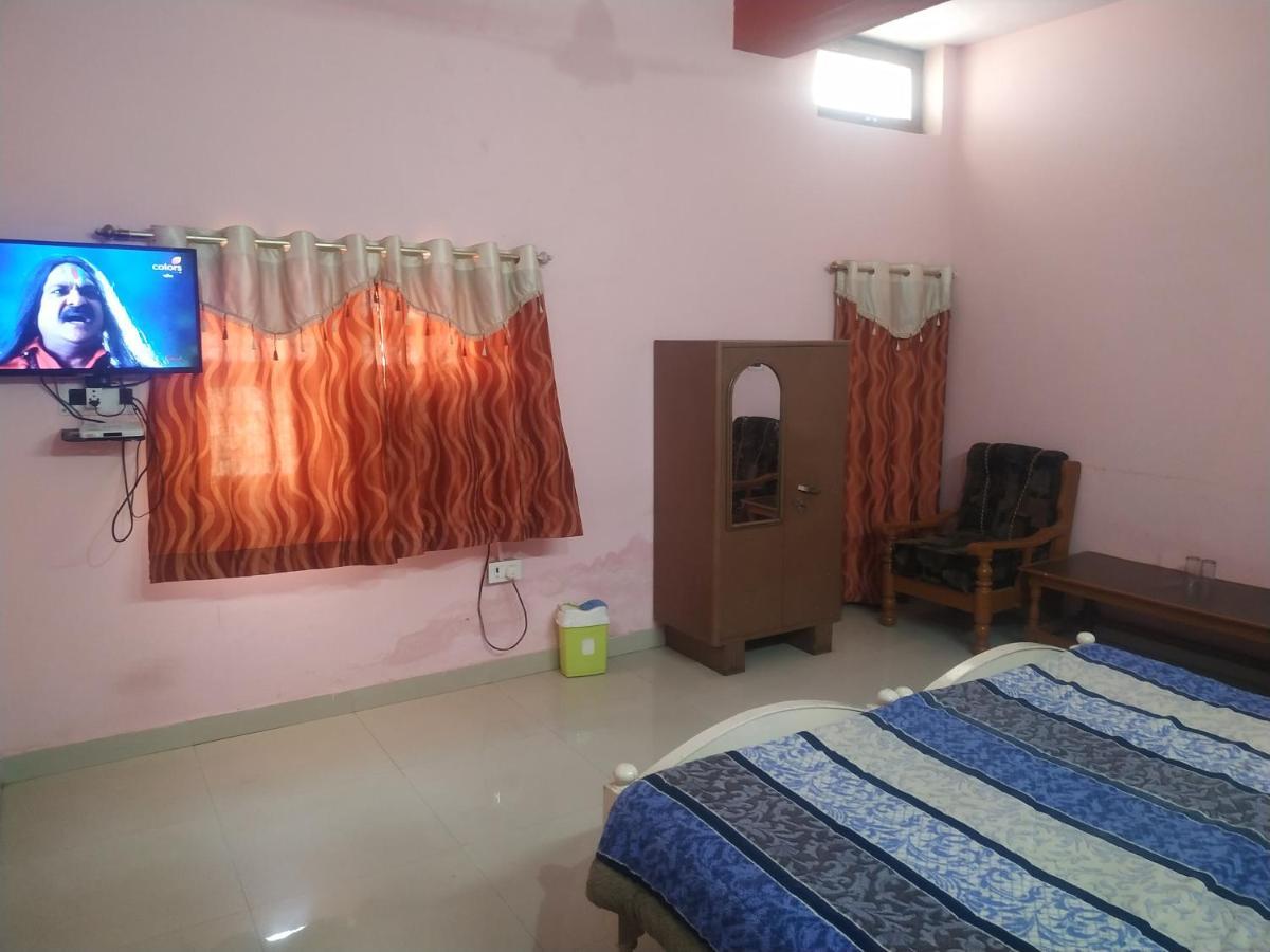 Hotel Shri Mahant Orchha 5 Mint Walking From Ram Raja Temple Buitenkant foto