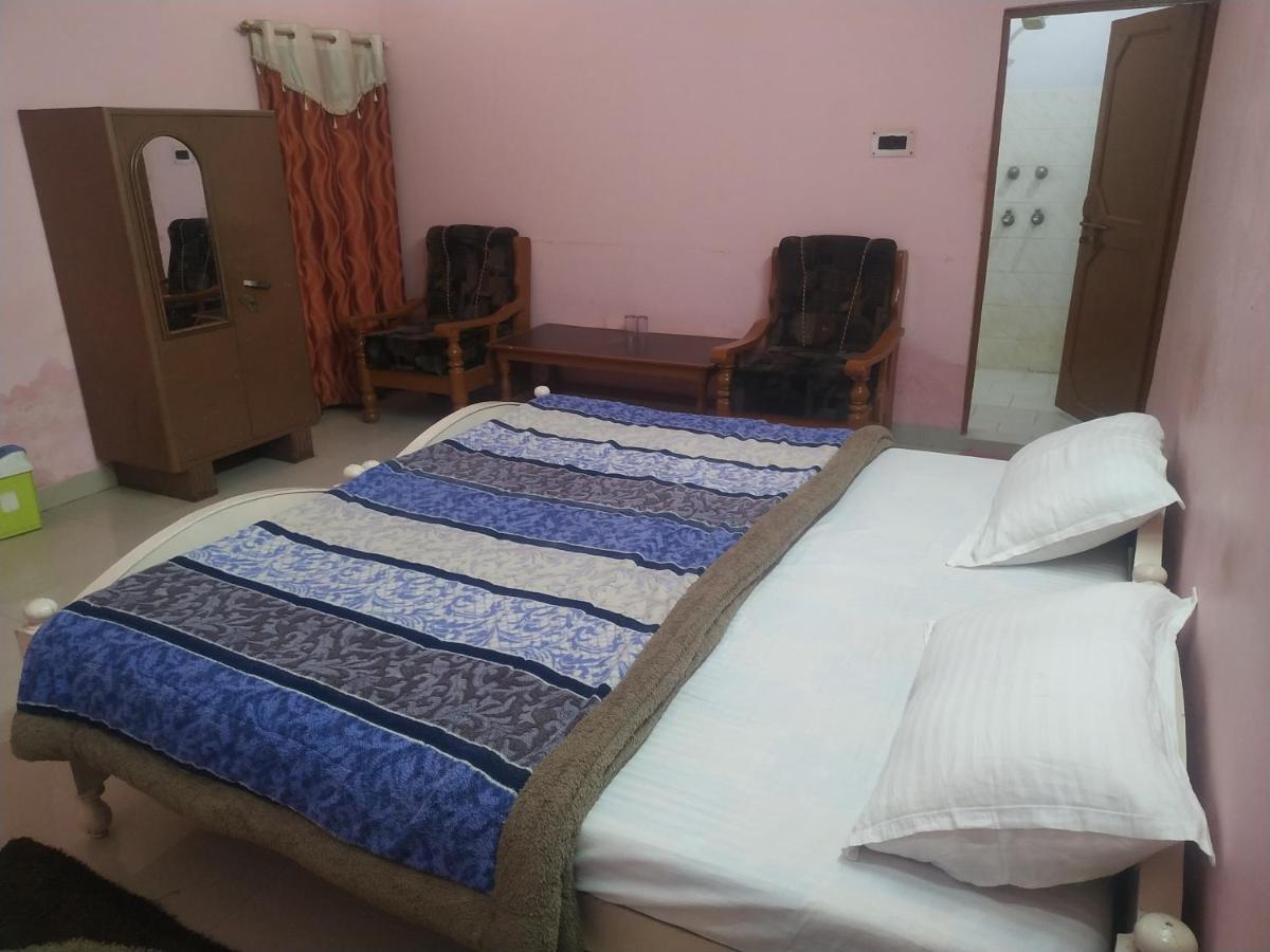 Hotel Shri Mahant Orchha 5 Mint Walking From Ram Raja Temple Buitenkant foto