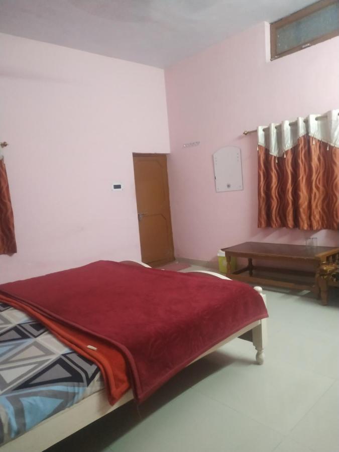 Hotel Shri Mahant Orchha 5 Mint Walking From Ram Raja Temple Buitenkant foto