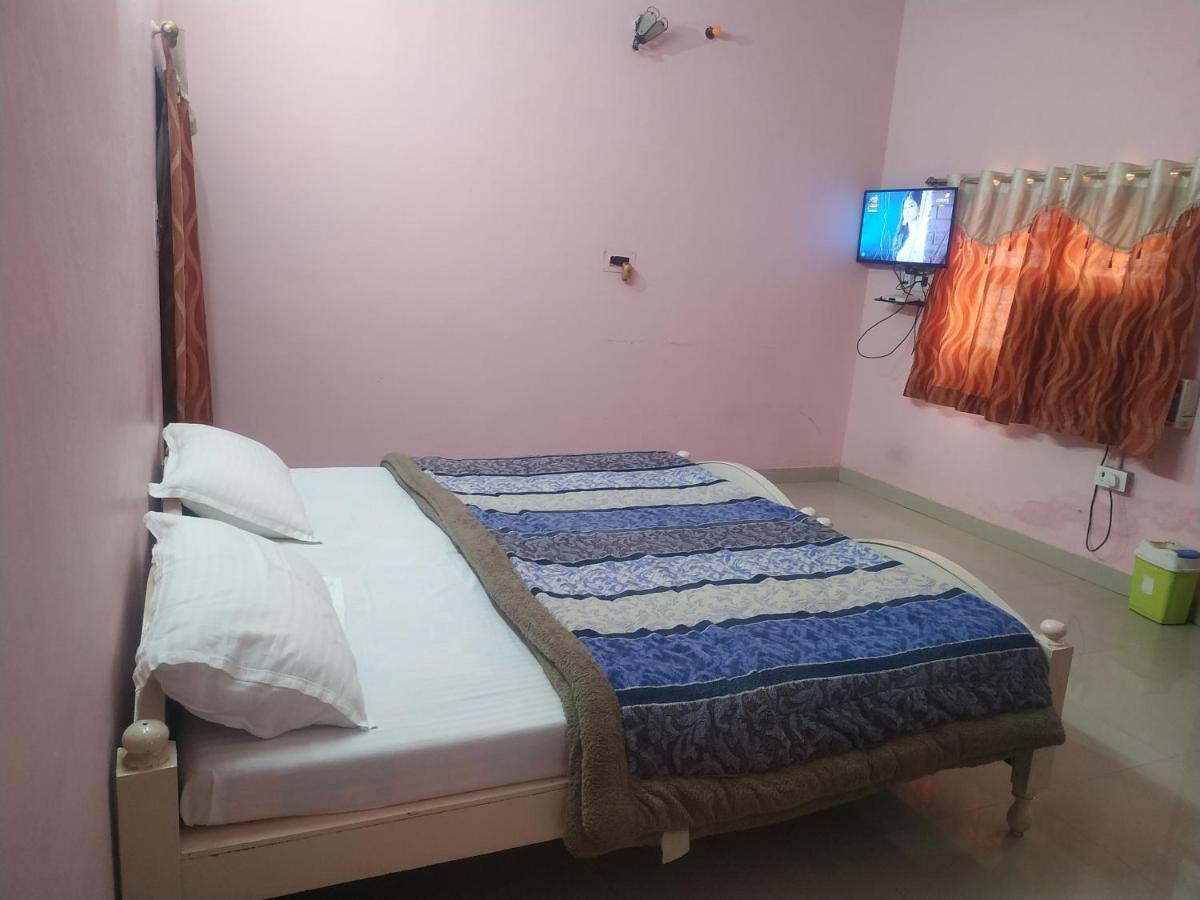 Hotel Shri Mahant Orchha 5 Mint Walking From Ram Raja Temple Buitenkant foto