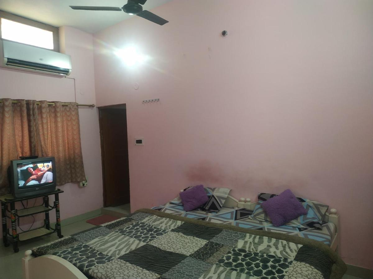 Hotel Shri Mahant Orchha 5 Mint Walking From Ram Raja Temple Buitenkant foto