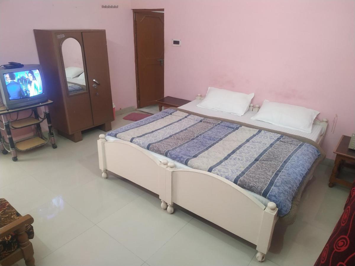 Hotel Shri Mahant Orchha 5 Mint Walking From Ram Raja Temple Buitenkant foto