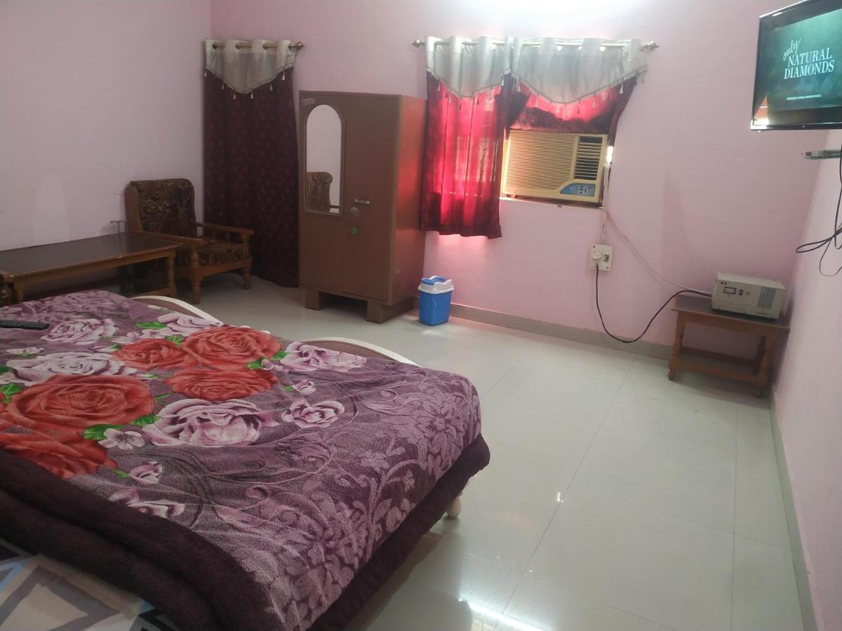 Hotel Shri Mahant Orchha 5 Mint Walking From Ram Raja Temple Buitenkant foto
