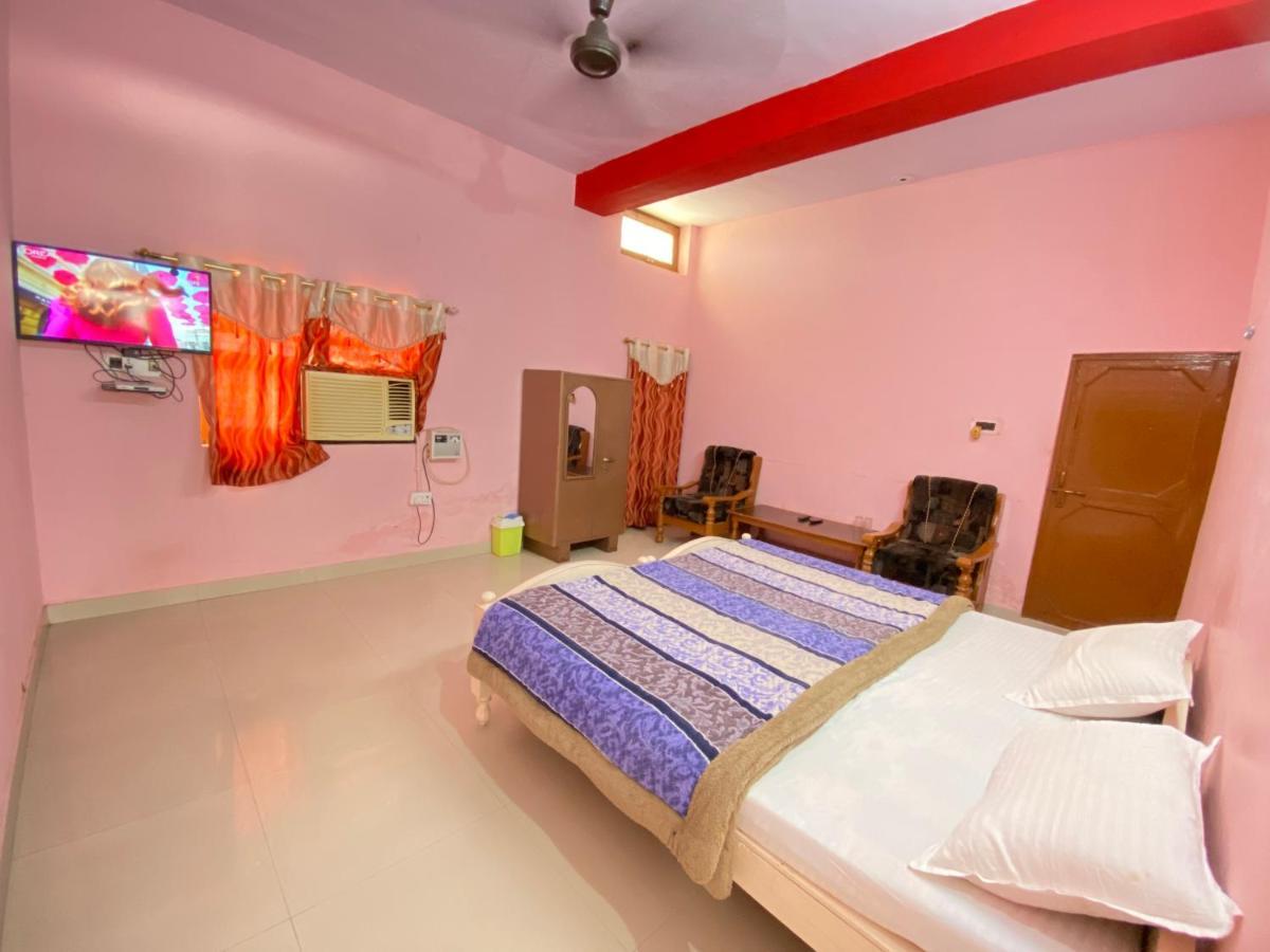 Hotel Shri Mahant Orchha 5 Mint Walking From Ram Raja Temple Buitenkant foto