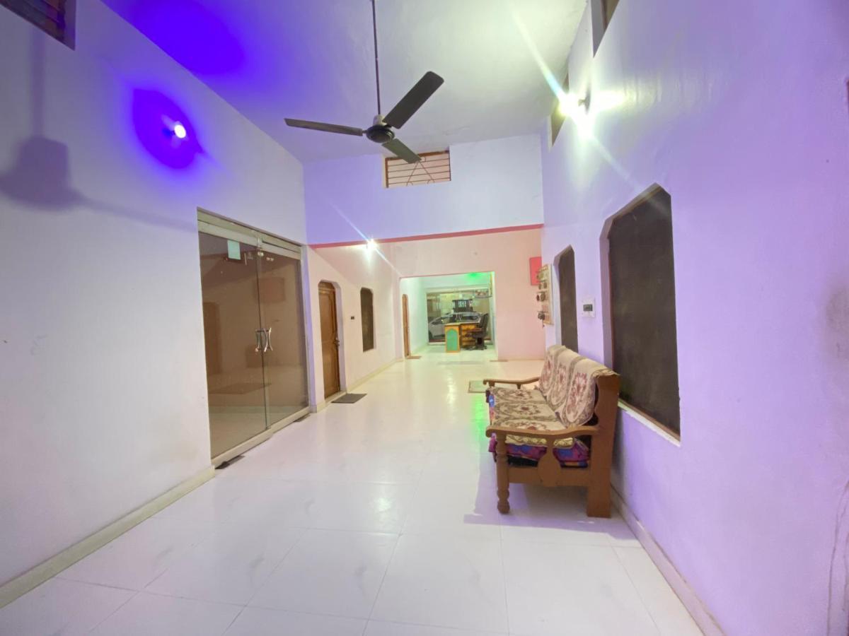 Hotel Shri Mahant Orchha 5 Mint Walking From Ram Raja Temple Buitenkant foto