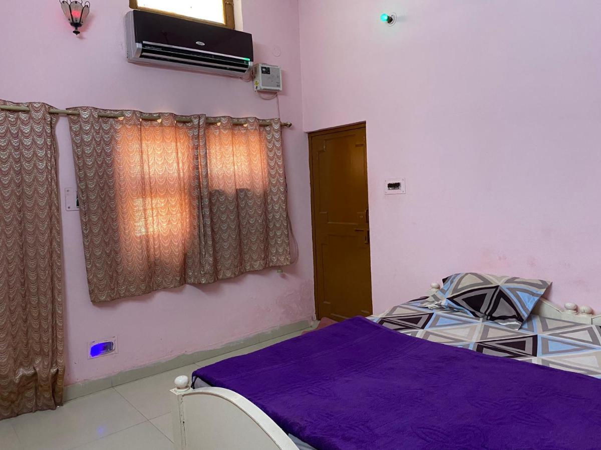Hotel Shri Mahant Orchha 5 Mint Walking From Ram Raja Temple Buitenkant foto
