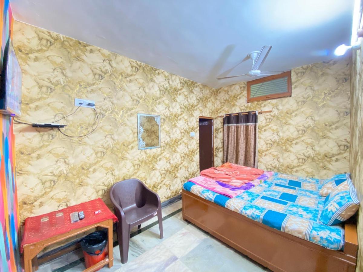 Hotel Shri Mahant Orchha 5 Mint Walking From Ram Raja Temple Buitenkant foto