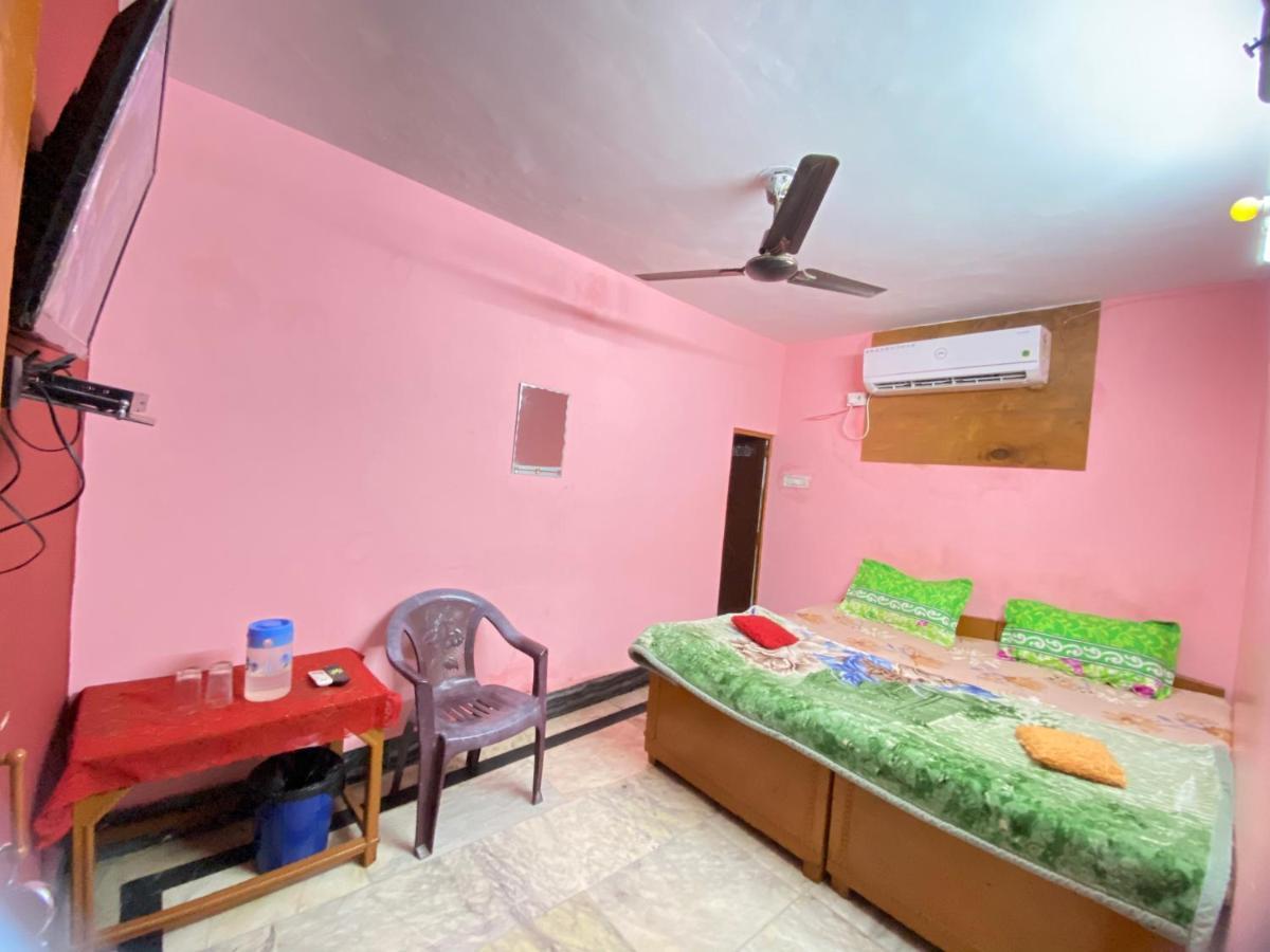 Hotel Shri Mahant Orchha 5 Mint Walking From Ram Raja Temple Buitenkant foto