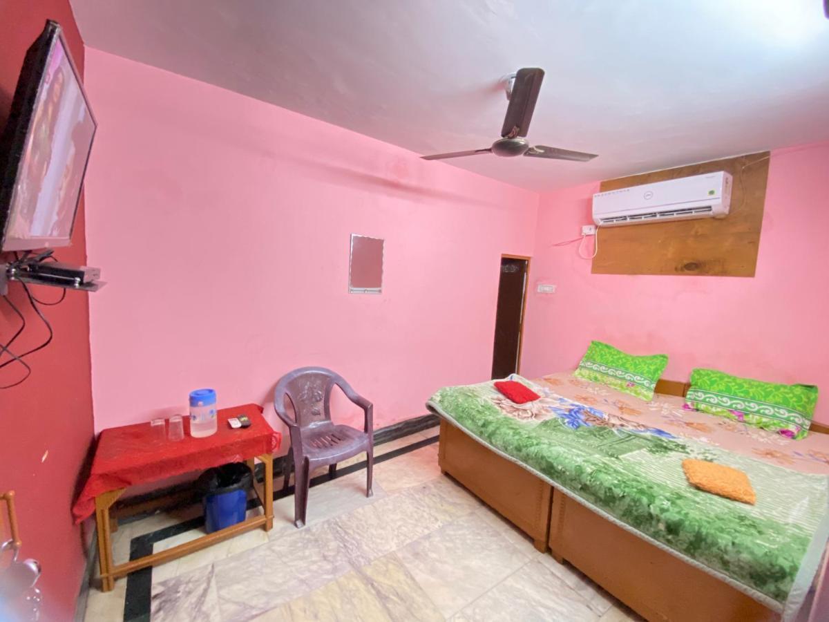 Hotel Shri Mahant Orchha 5 Mint Walking From Ram Raja Temple Buitenkant foto