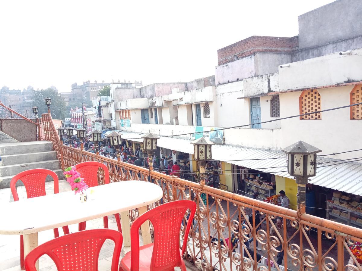 Hotel Shri Mahant Orchha 5 Mint Walking From Ram Raja Temple Buitenkant foto