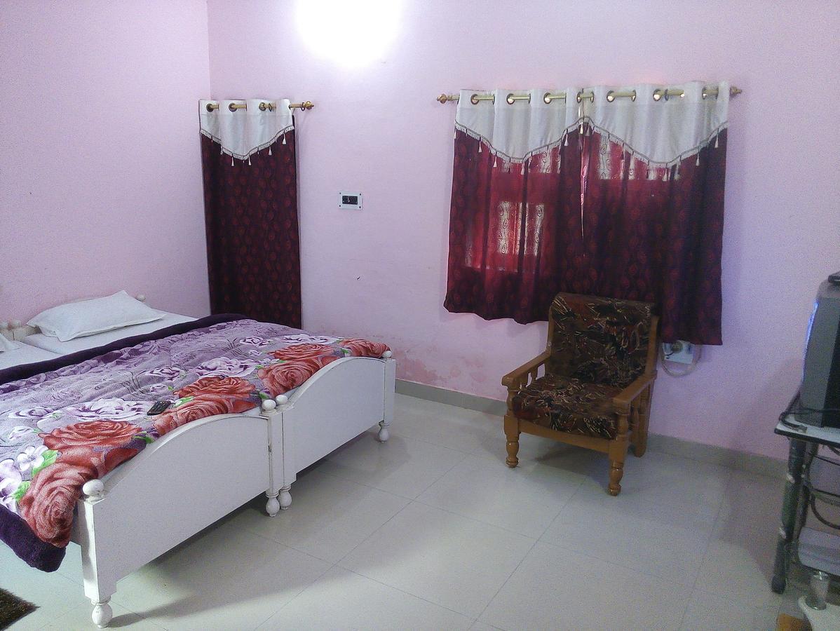 Hotel Shri Mahant Orchha 5 Mint Walking From Ram Raja Temple Buitenkant foto