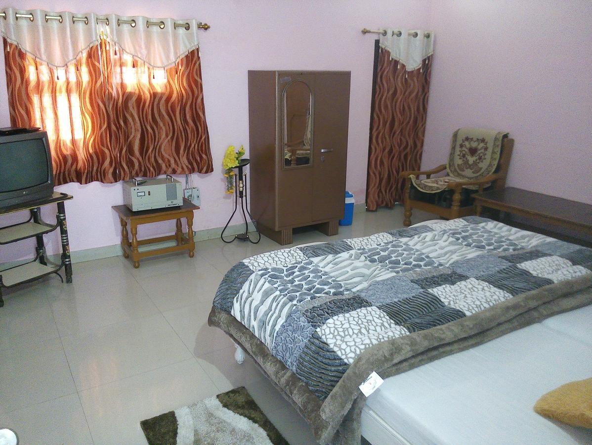 Hotel Shri Mahant Orchha 5 Mint Walking From Ram Raja Temple Buitenkant foto