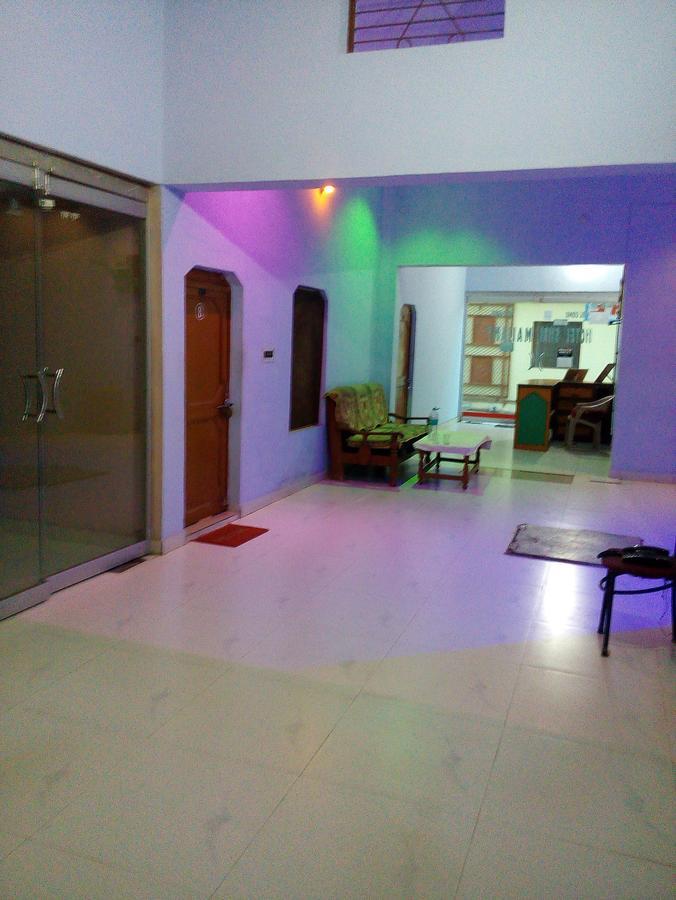 Hotel Shri Mahant Orchha 5 Mint Walking From Ram Raja Temple Buitenkant foto