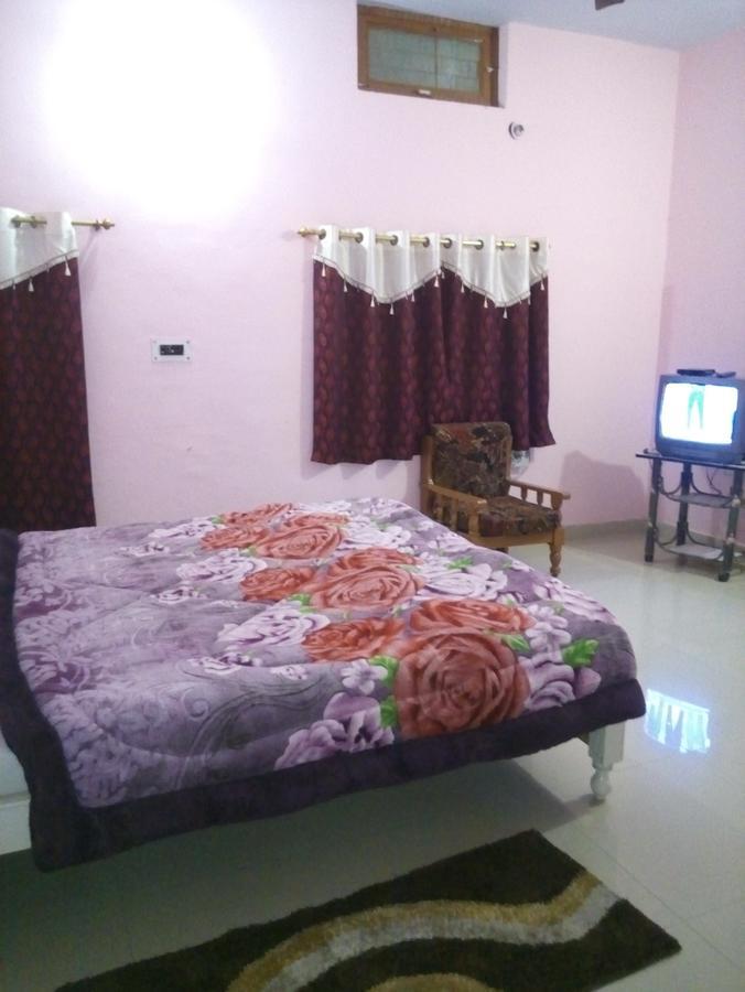 Hotel Shri Mahant Orchha 5 Mint Walking From Ram Raja Temple Buitenkant foto