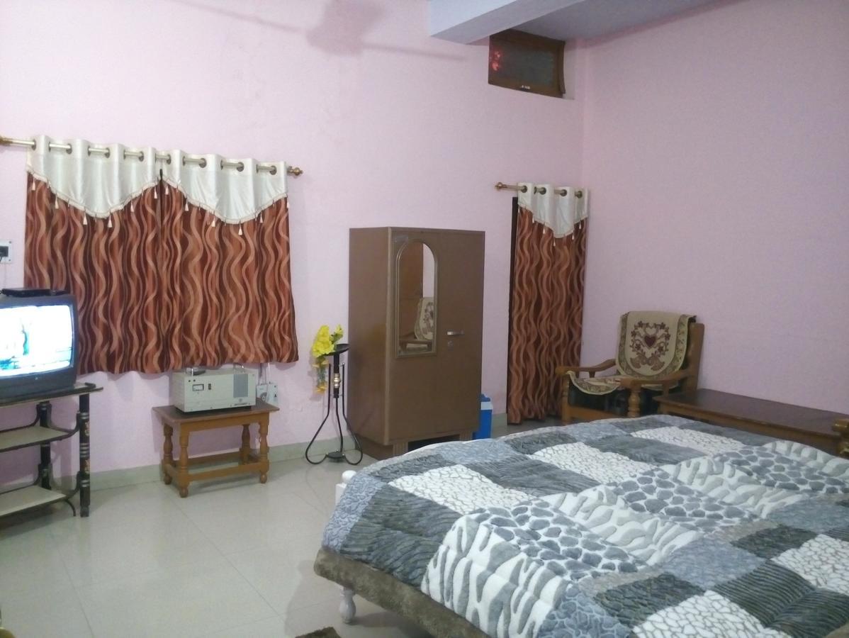 Hotel Shri Mahant Orchha 5 Mint Walking From Ram Raja Temple Buitenkant foto
